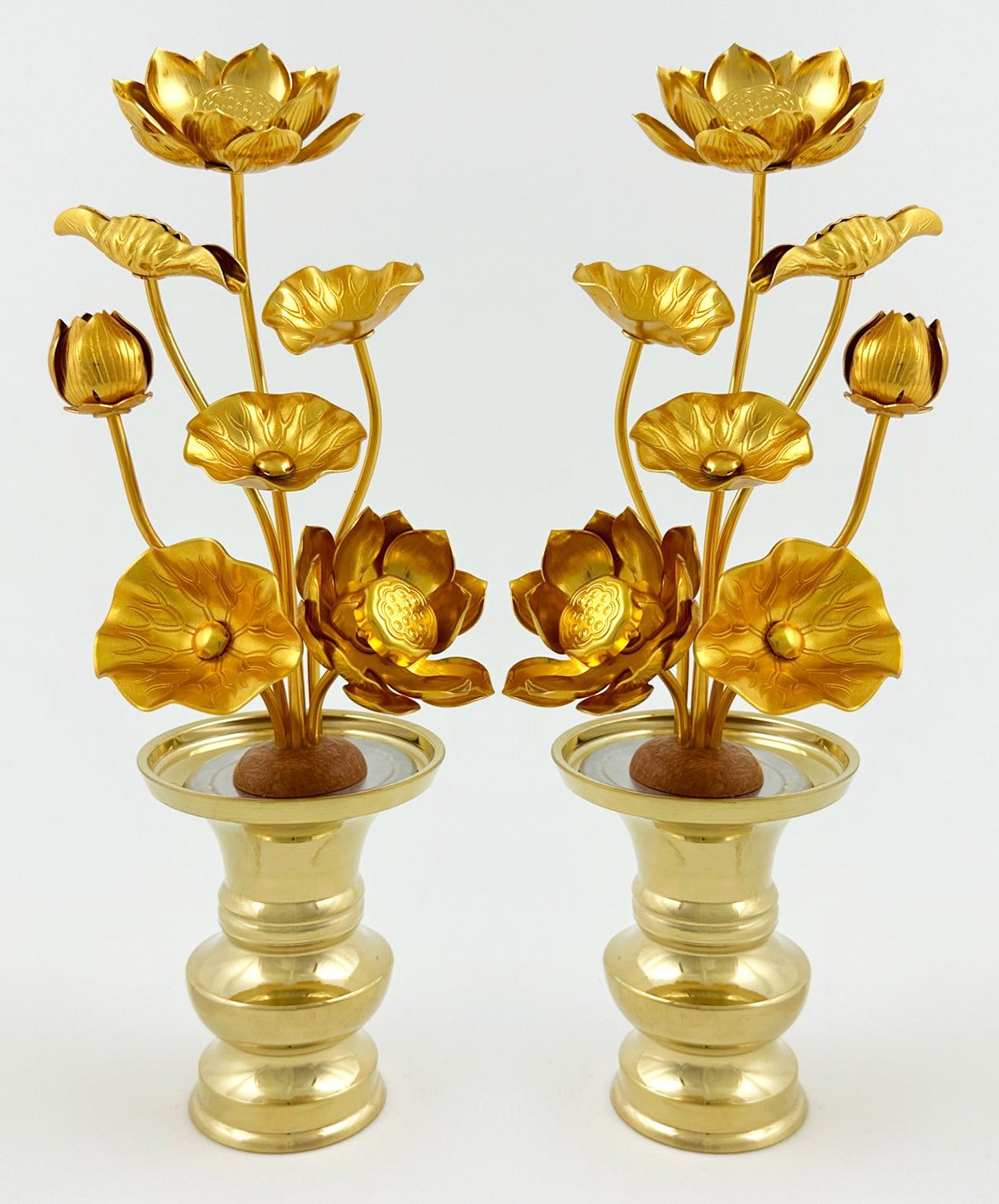 Medium Lotus Flower (10.5" H includes vases)